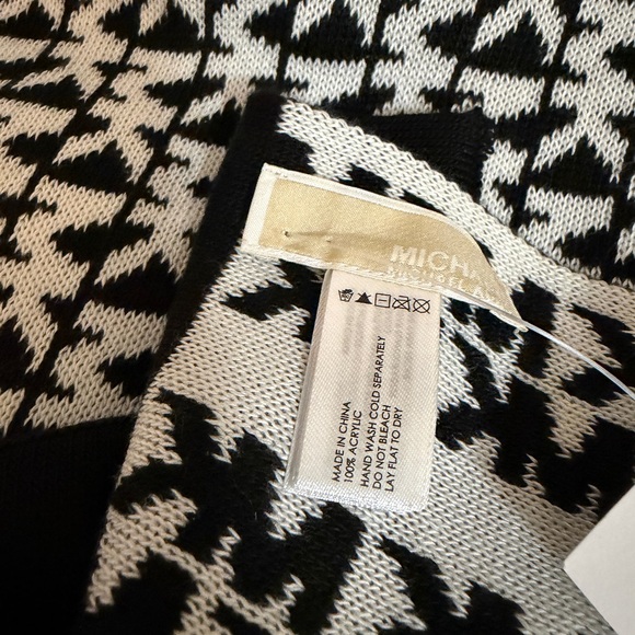 MICHAEL Michael Kors Black & White MK Logo Monogram Knit Scarf 100% Acrylic - Picture 3 of 3